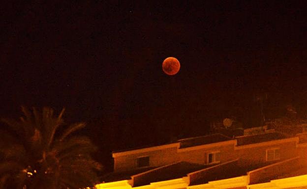 Ecplise visto desde Murcia.