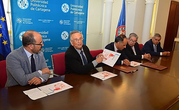 Firma del convenio entre Cefusa y la UPCT para la creación de la cátedra.