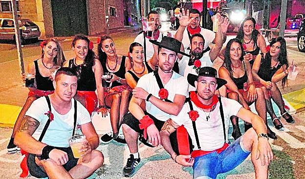 Uno de los grupos que participaron en el cortejo. 