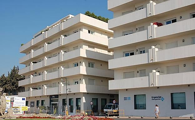 Residencial Mirador de la Cala de Estepona (Málaga), donde Villarejo posee un local comercial, dos pisos y 12 garajes o trasteros. 