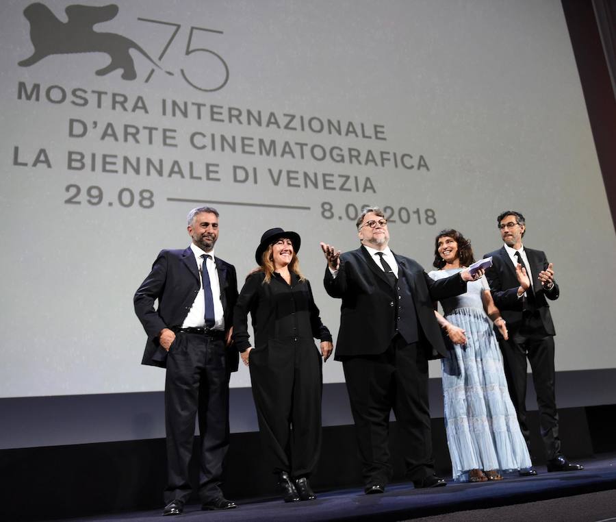 La 75° edición del Festival Internacional anual de Cine de Venecia se abrió con su ceremonia de apertura y con la proyección de la película 'First Man', sobre la preparación de la misión Apolo XI