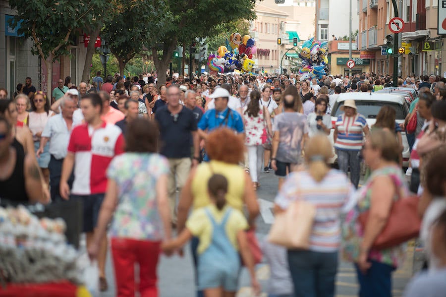 Durante el trayecto, la Patrona estuvo acompañada por cientos de murcianos desde la salida de su santuario hasta su llegada a la iglesia del Carmen