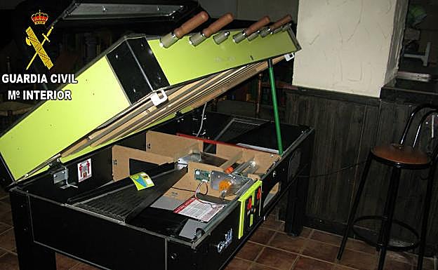 Los desperfectos causados por los dos detenidos en un bar de Tobarra.