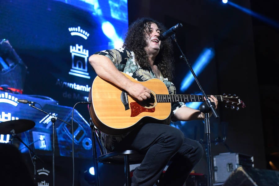 Más de 3.000 personas llenaron la plaza Belluga para ver a siete artistas murcianos dar el pistoletazo de salida oficial a las celebraciones