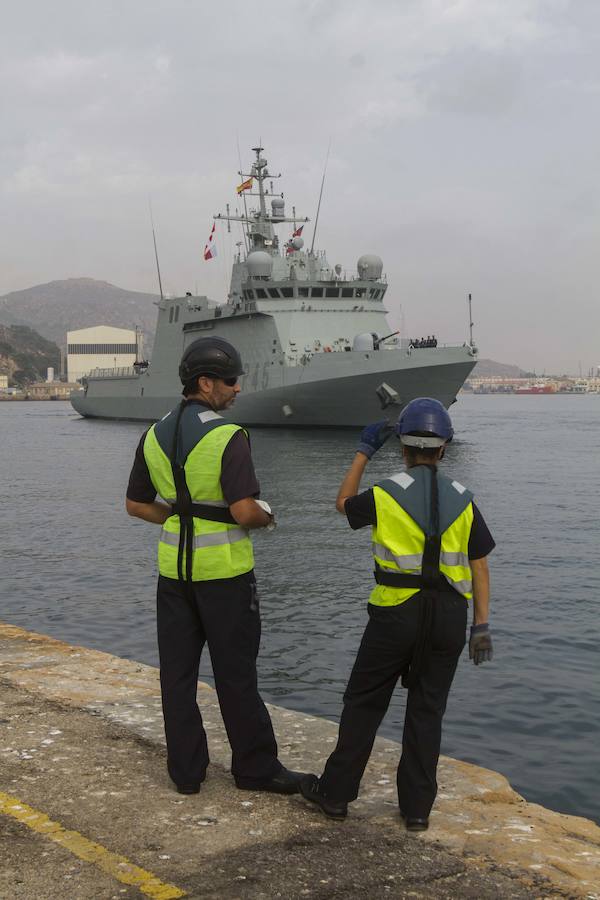 Entre sus misiones principales figuran las de protección de otros buques, lucha contra el terrorismo, piratería, narcotráfico y tráfico de personas, así como labores de rescate y salvamento