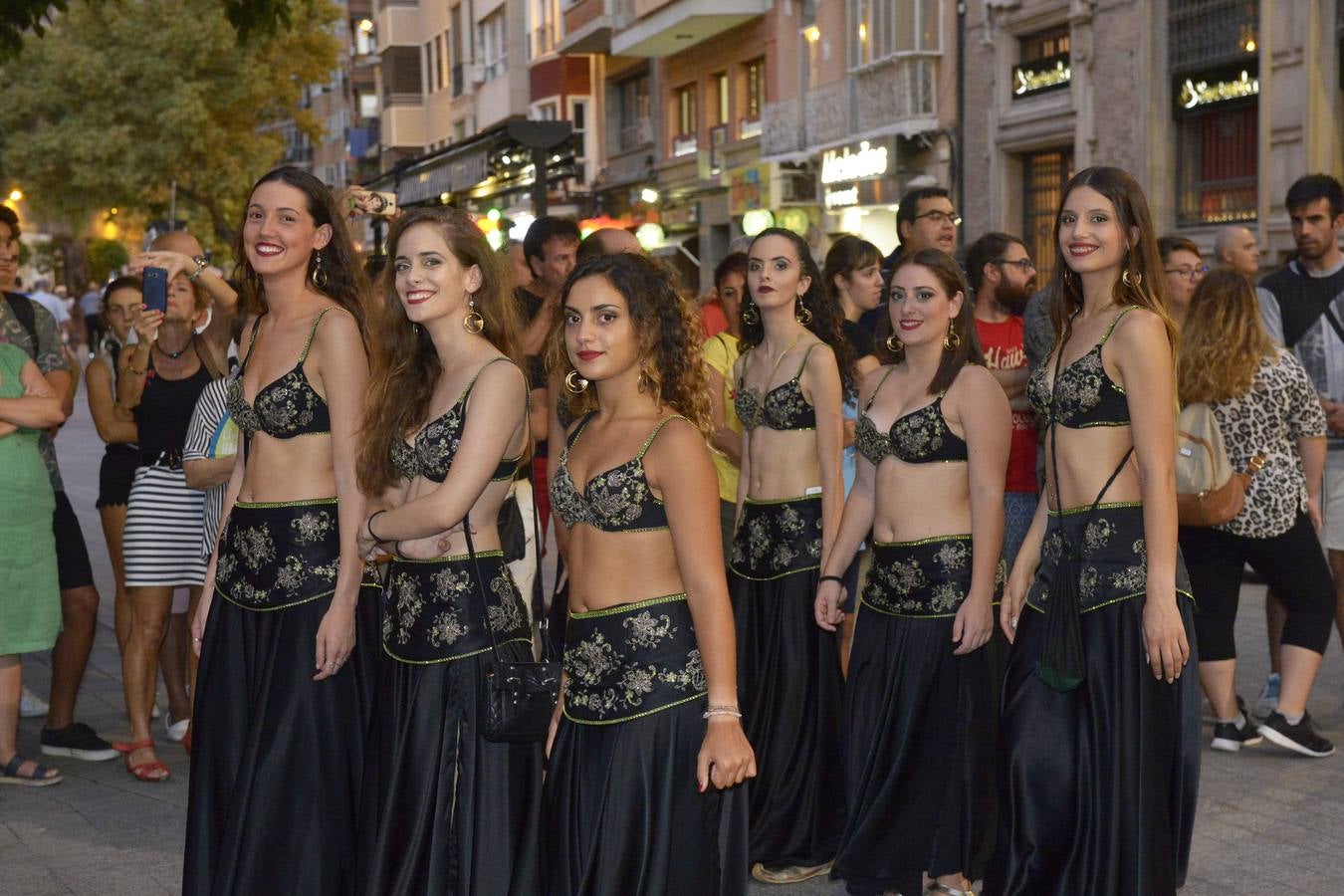 El pregonero Yayo Delgado ensalza en un Romea abarrotado de público la tradición de kábilas y mesnadas