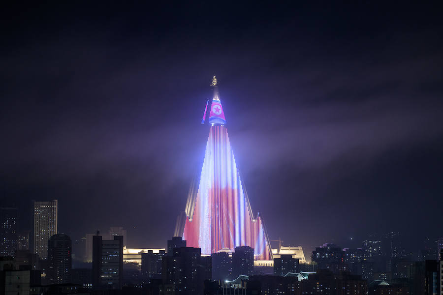 Corea del Norte celebrará con un impactante desfile el 70 aniversario de su fundación. El acto, que se espera toda una demostración del régimen, será el domingo y las calles ya empiezan a prepararse durante los días previos.