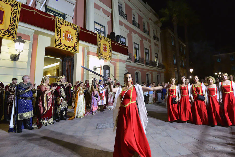 Moros y Cristianos convocan con un pasacalles a la ciudad para celebrar esta tarde el 35º aniversario de su fundación