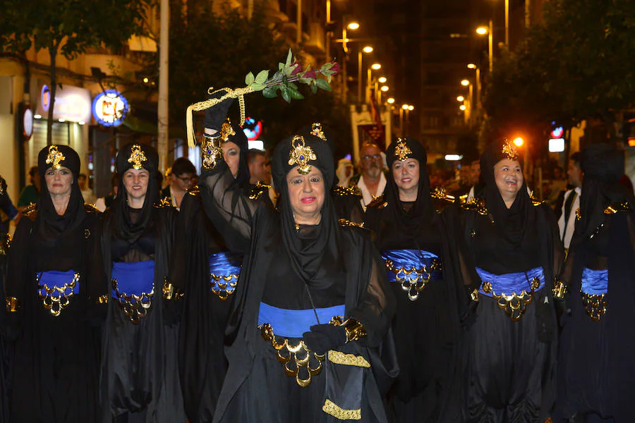 Moros y Cristianos convocan con un pasacalles a la ciudad para celebrar esta tarde el 35º aniversario de su fundación