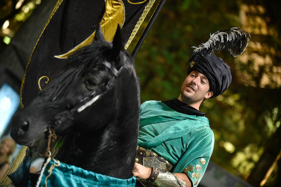 Este año, como novedad, el bando moro, encabezado por el rey Aben Hud, abre el desfile