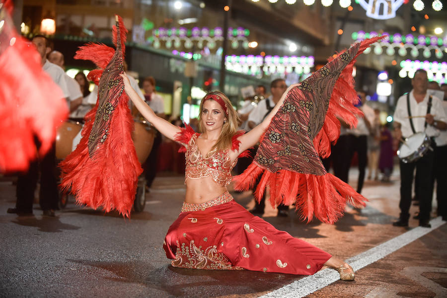 Este año, como novedad, el bando moro, encabezado por el rey Aben Hud, abre el desfile