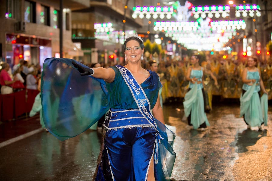 Este año, como novedad, el bando moro, encabezado por el rey Aben Hud, abre el desfile