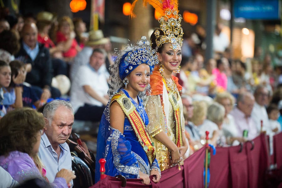 Este año, como novedad, el bando moro, encabezado por el rey Aben Hud, abre el desfile