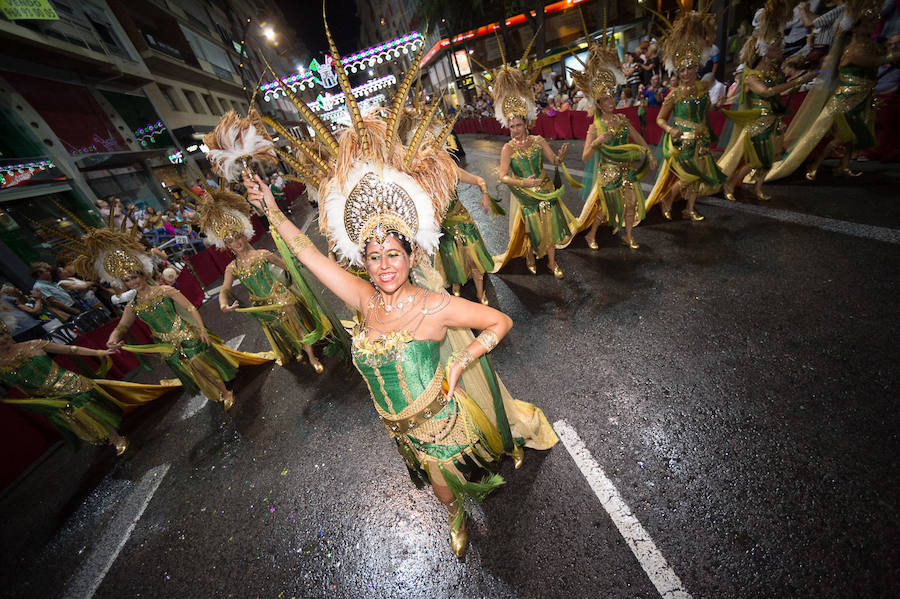 Este año, como novedad, el bando moro, encabezado por el rey Aben Hud, abre el desfile