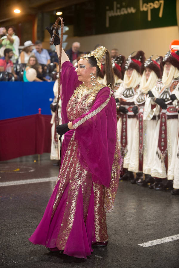 Este año, como novedad, el bando moro, encabezado por el rey Aben Hud, abre el desfile