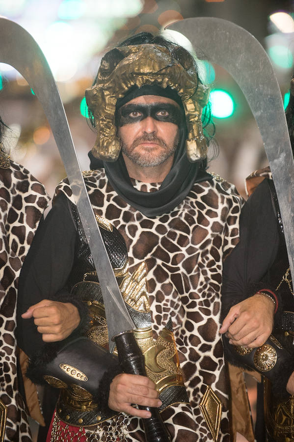 Este año, como novedad, el bando moro, encabezado por el rey Aben Hud, abre el desfile