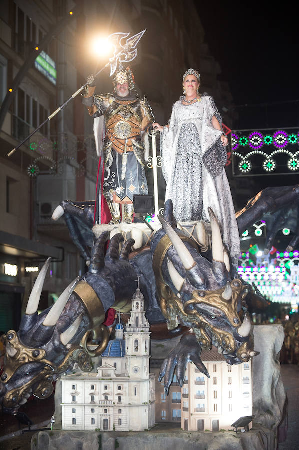 Este año, como novedad, el bando moro, encabezado por el rey Aben Hud, abre el desfile