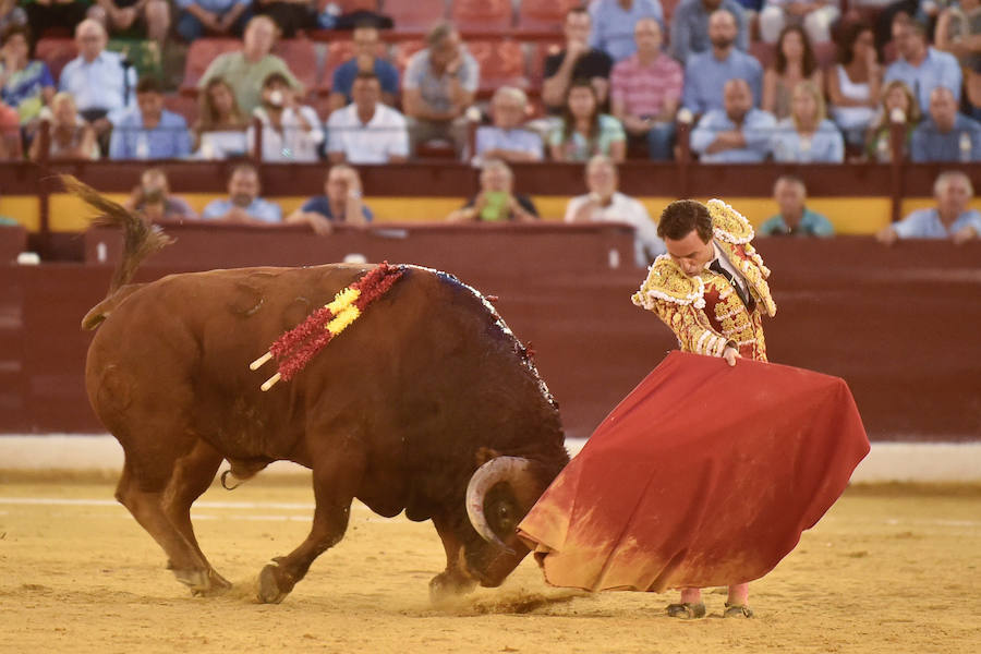 El torero murciano y el diestro francés cortan dos orejas cada uno y salen a hombros de La Condomina tras lidiar una buena corrida de Parladé