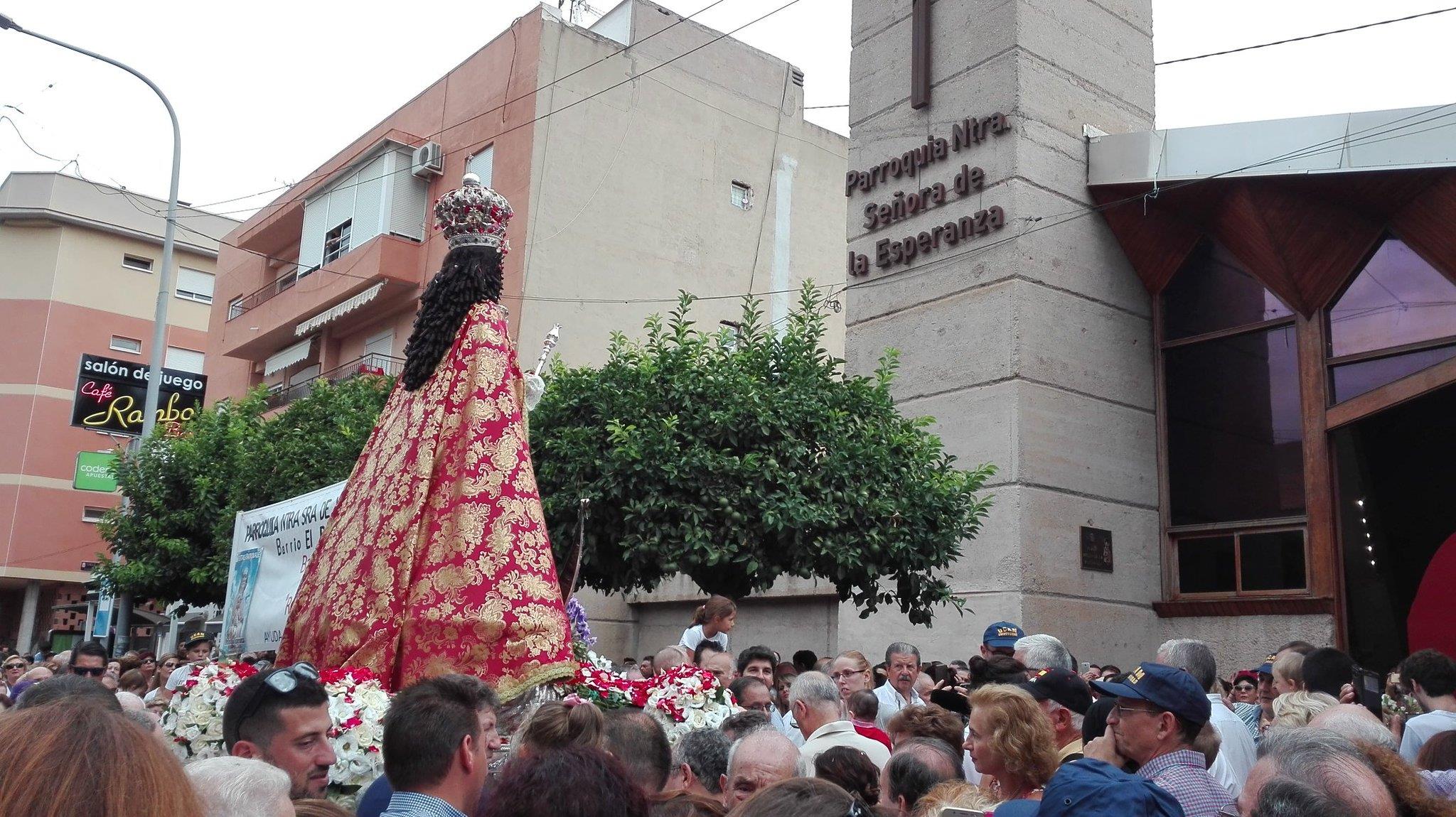 Una multitud de murcianos han acompañado a su Patrona en su tradicional romería por la ciudad