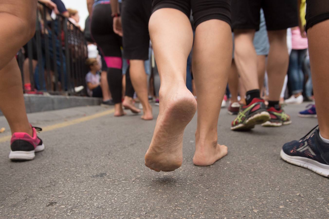 Miles de móviles captaron las imágenes de la romería, en la que no faltaron las flores, las velas, los sombreros, los churros y hasta un helicóptero. 
