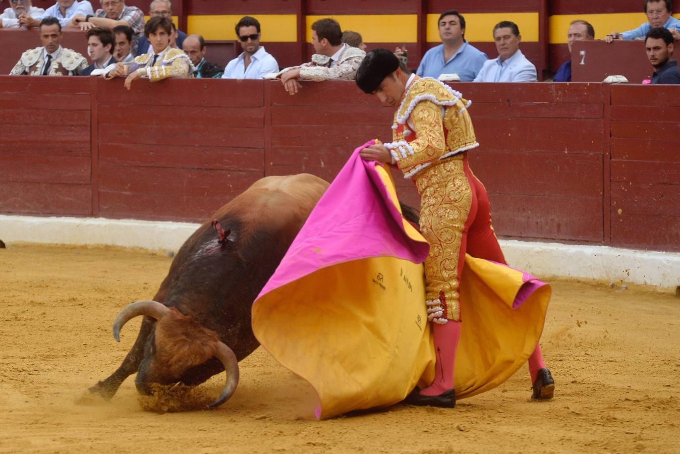 Pepín Liria, El Fandi y Roca Rey han abierto la puerta grande de La Condomina tras repartirse nueve orejas en la última corrida a pie de la prensa