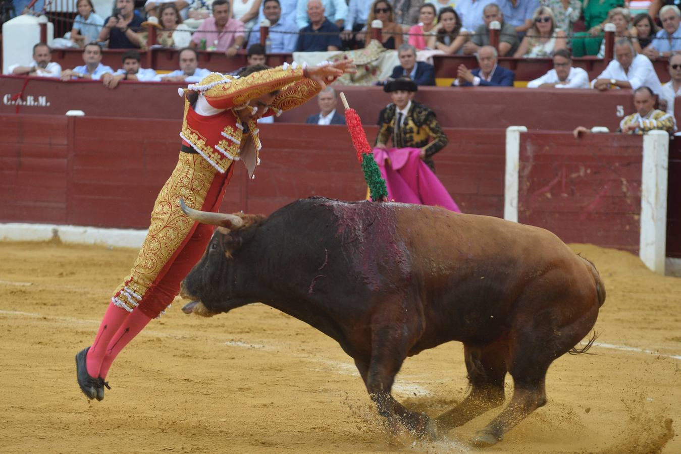 Pepín Liria, El Fandi y Roca Rey han abierto la puerta grande de La Condomina tras repartirse nueve orejas en la última corrida a pie de la prensa