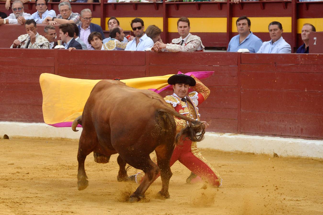 Pepín Liria, El Fandi y Roca Rey han abierto la puerta grande de La Condomina tras repartirse nueve orejas en la última corrida a pie de la prensa