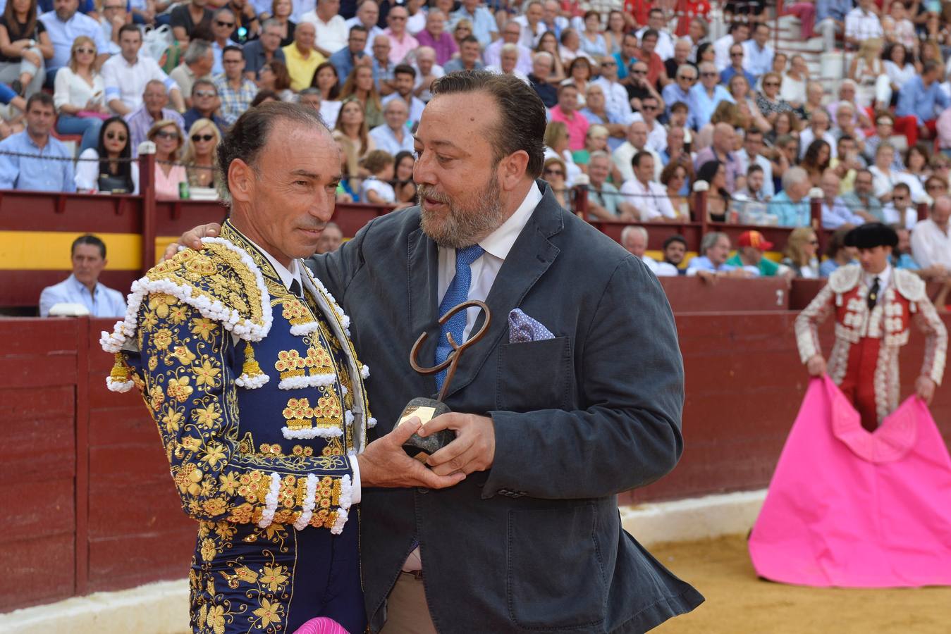 Pepín Liria, El Fandi y Roca Rey han abierto la puerta grande de La Condomina tras repartirse nueve orejas en la última corrida a pie de la prensa