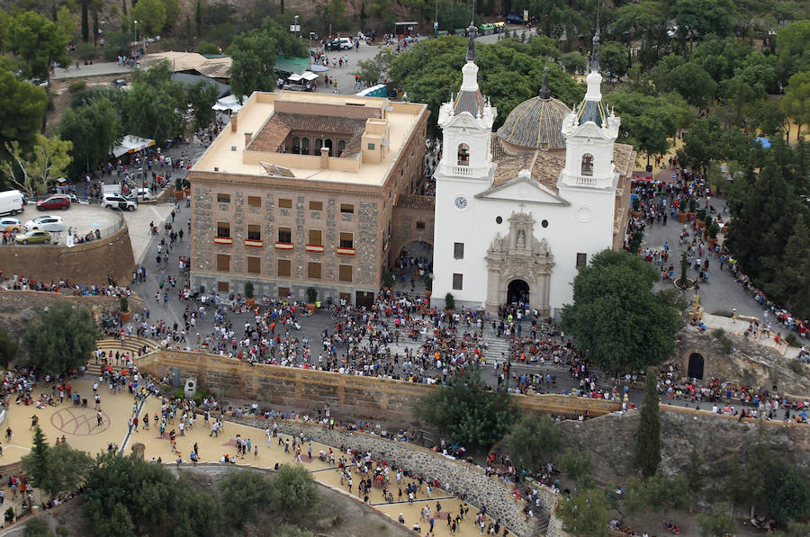 La Policía Nacional ha movilizado el helicóptero EC 135, con base en Valencia, para supervisar desde el aire el itinerario de la Fuensanta 