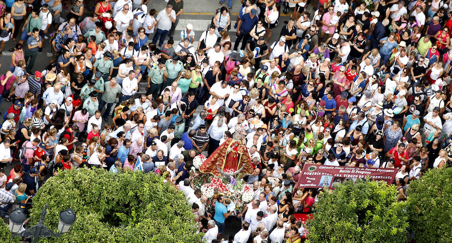 La Policía Nacional ha movilizado el helicóptero EC 135, con base en Valencia, para supervisar desde el aire el itinerario de la Fuensanta 