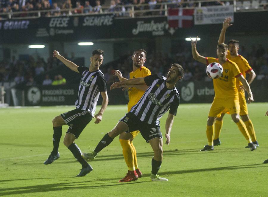 El equipo universitario gana los tres puntos en el Cartagonova tras un gol de Ismael en los últimos minutos, en un partido en el que el Efesé un mejor resultado