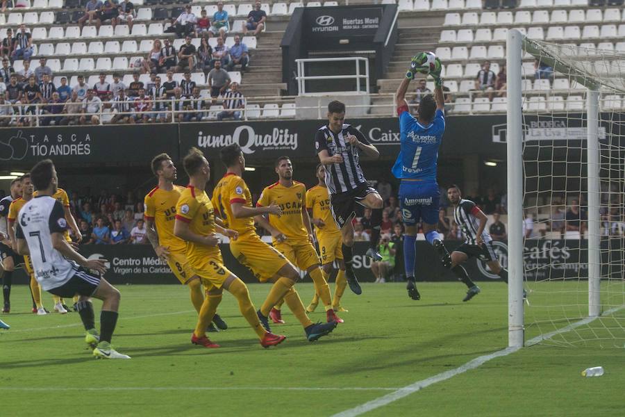 El equipo universitario gana los tres puntos en el Cartagonova tras un gol de Ismael en los últimos minutos, en un partido en el que el Efesé un mejor resultado