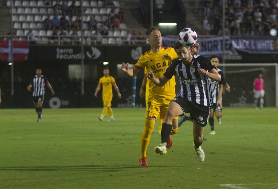 El equipo universitario gana los tres puntos en el Cartagonova tras un gol de Ismael en los últimos minutos, en un partido en el que el Efesé un mejor resultado