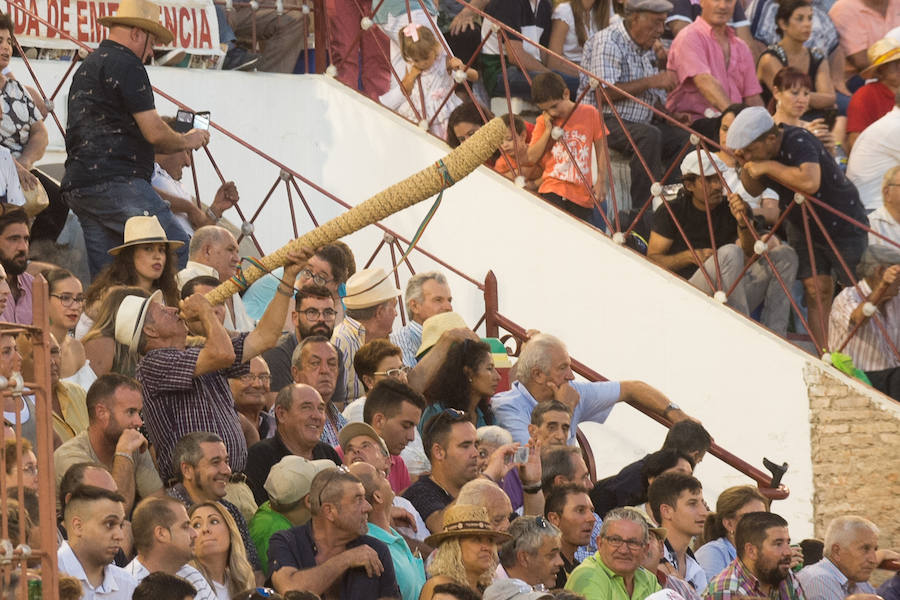 Andy Cartagena, Sergio Galán, Diego Ventura y el mayoral de Los Espartales salen a hombros tras repartirse ocho orejas