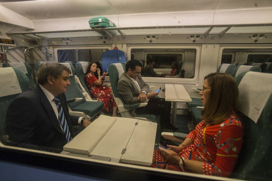El Alvia salió de Cartagena a las 5.50 horas, llegando a Atocha a las 10.15 horas con cuatro minutos de retraso.