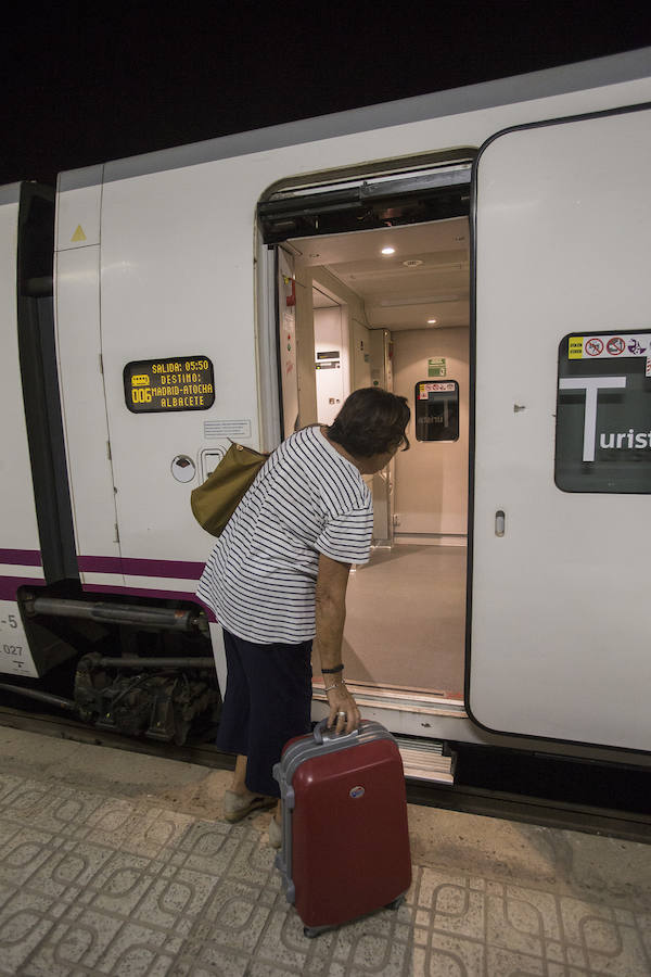 El Alvia salió de Cartagena a las 5.50 horas, llegando a Atocha a las 10.15 horas con cuatro minutos de retraso.