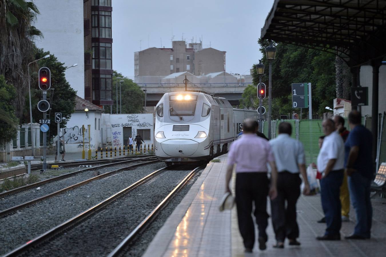 El Alvia salió de Cartagena a las 5.50 horas, llegando a Atocha a las 10.15 horas con cuatro minutos de retraso.