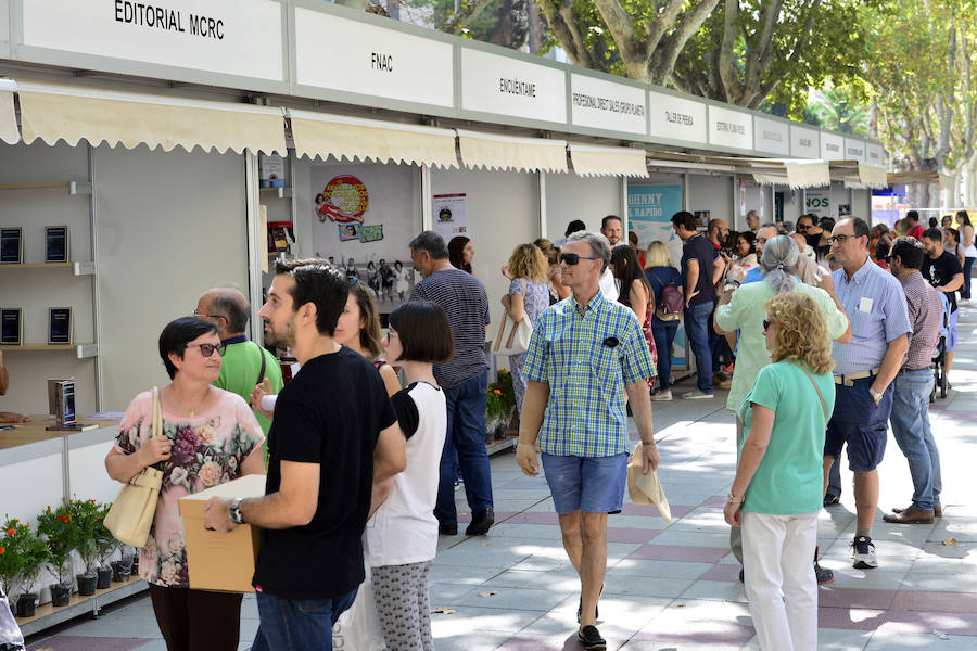 A lo largo de todo el fin de semana se celebrarán talleres infantiles en el entorno de Alfonso X ara fomentar la lectura entre los más pequeños