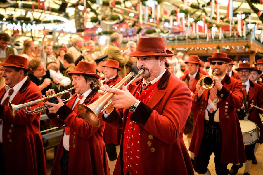 El Oktoberfest de Munich es la tradición más antigua de la bebida preferida de los alemanes, y dura desde el 22 de de septiembre hasta el 7 de octubre