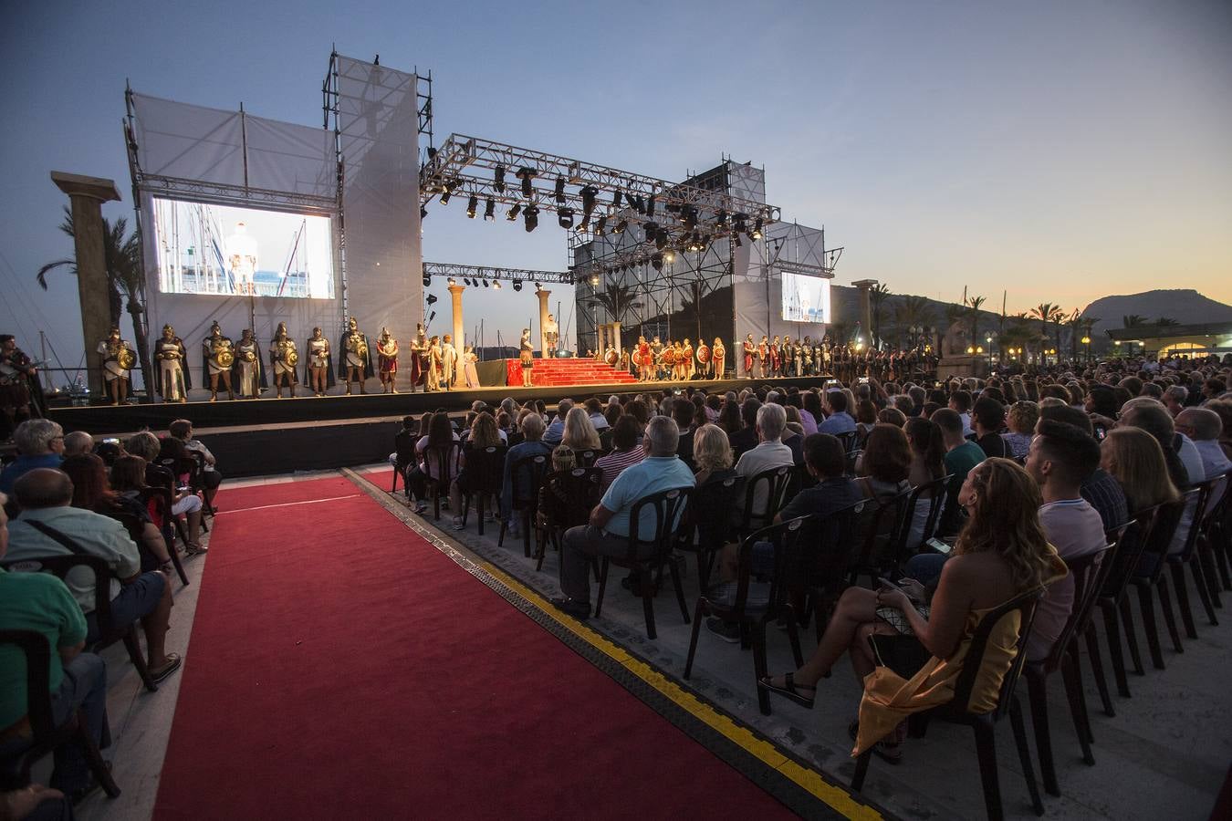 Los carthagineses dan más vistosidad a esta escenificación gracias al cambio de explanada en Alfonso XII