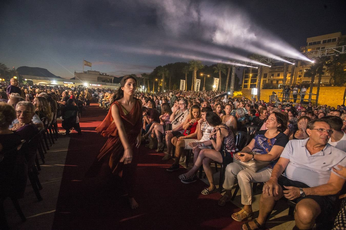 Los carthagineses dan más vistosidad a esta escenificación gracias al cambio de explanada en Alfonso XII