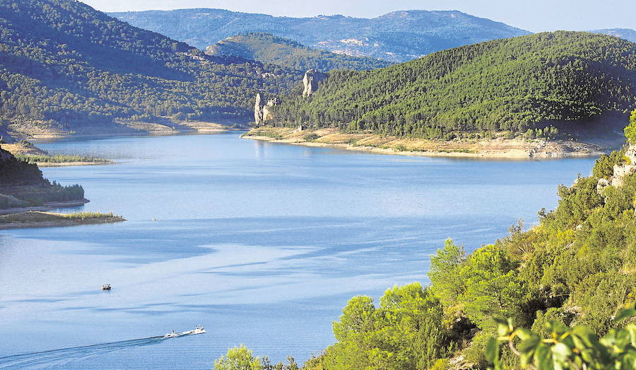 'La Verdad' recorre los embalses de Entrepeñas y Buendía, con más agua que hace doce meses pero al ralentí
