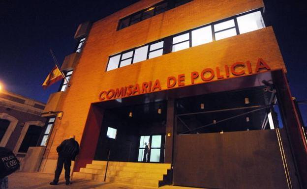 Un hombre y una mujer detenidos en dos casos de violencia doméstica en media hora en Murcia