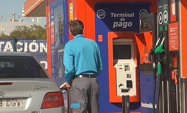 Cambio en el diésel y la gasolina 95 y 98: guía para no liarte al repostar