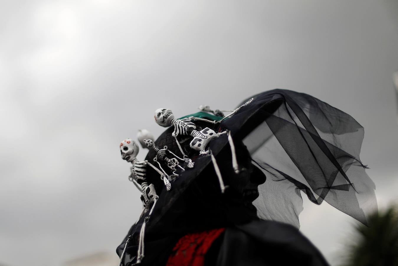 Familiares y amigos de los estudiantes desaparecidos en Ayotzinapa se manifiestan en Ciudad de México para exigir justicia en el mismo día en que se cumplen cuatro años de la desaparición de los 43 estudiantes, en el sureño estado de Guerrero.