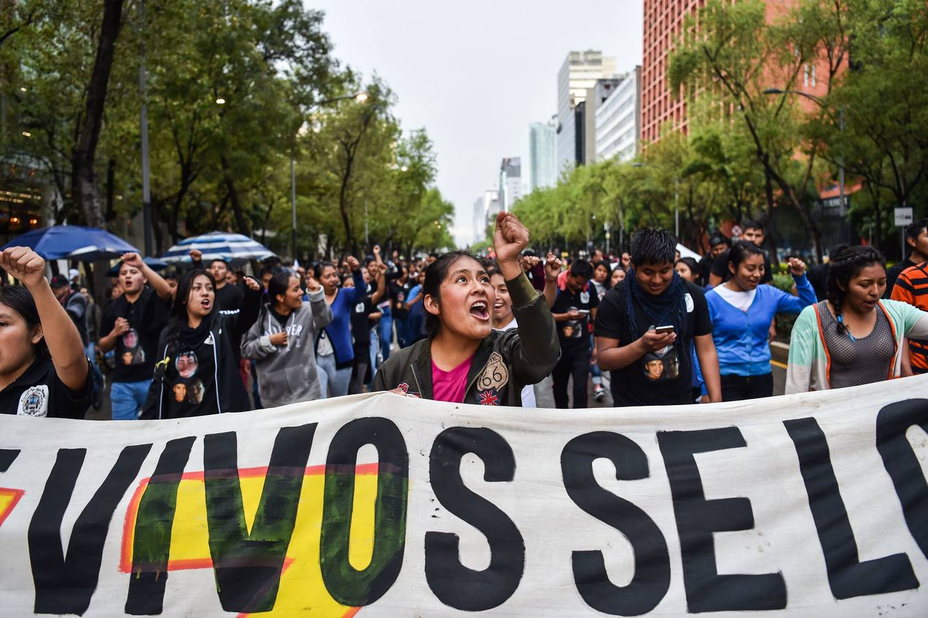 Familiares y amigos de los estudiantes desaparecidos en Ayotzinapa se manifiestan en Ciudad de México para exigir justicia en el mismo día en que se cumplen cuatro años de la desaparición de los 43 estudiantes, en el sureño estado de Guerrero.