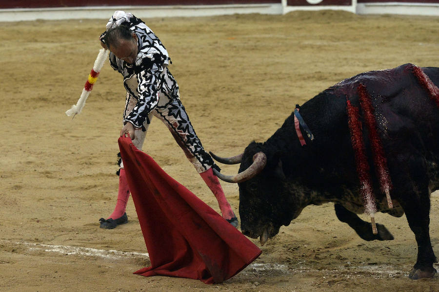 El torero celebra su última corrida junto a El Juli en la plaza de La Era de Abarán