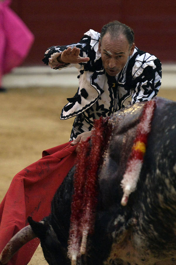 El torero celebra su última corrida junto a El Juli en la plaza de La Era de Abarán