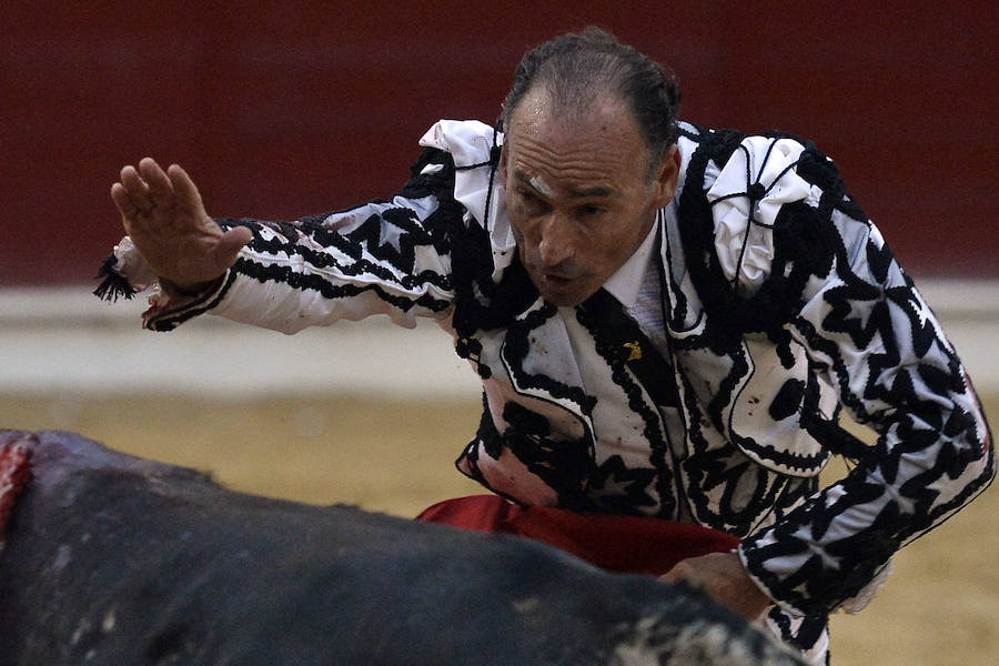 El torero celebra su última corrida junto a El Juli en la plaza de La Era de Abarán