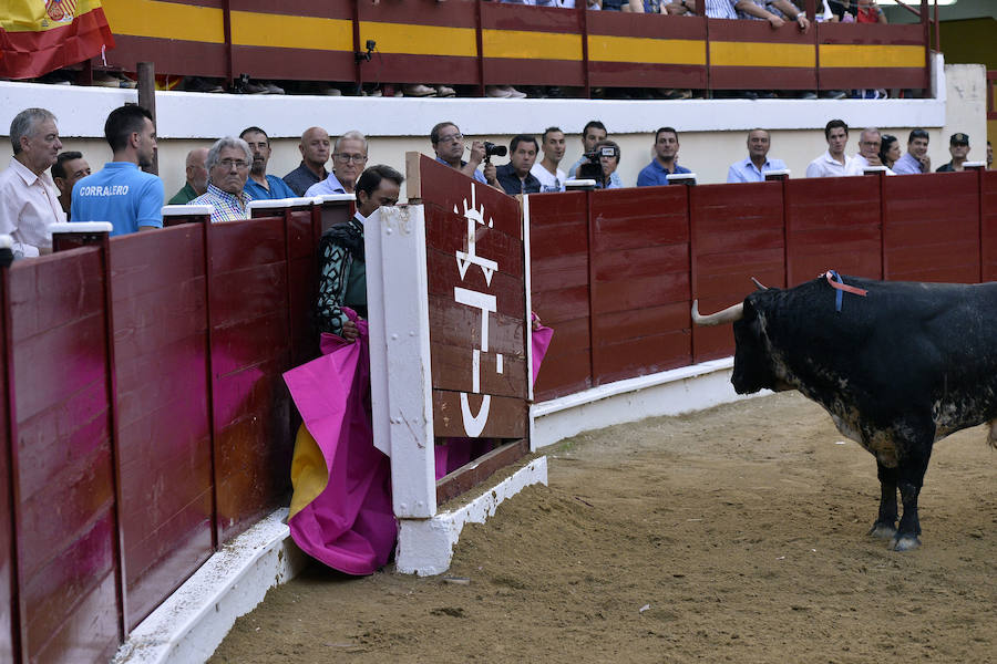 El torero celebra su última corrida junto a El Juli en la plaza de La Era de Abarán